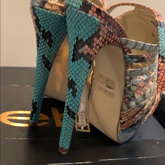 Bebe snake skinned multi colored high heels - Picture 4 of 5